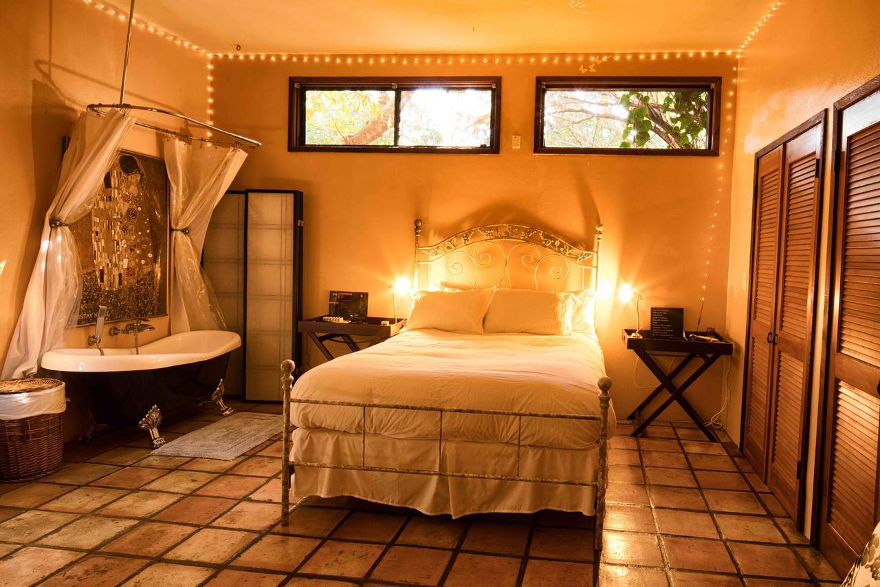 The Treehouse, Bel Air - A Vegan Los Angeles