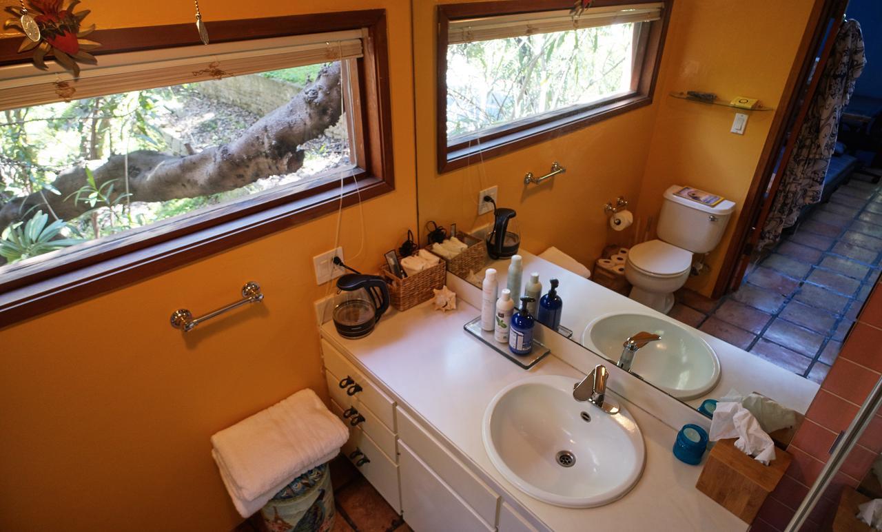 Bed & Breakfast The Treehouse, Bel Air - A Vegan *