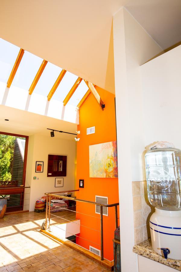 The Treehouse, Bel Air - A Vegan Bed & Breakfast *