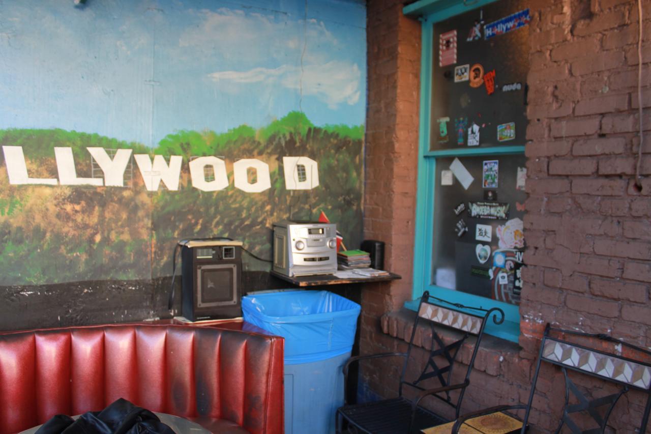 Hostel Hollywood Highland And *