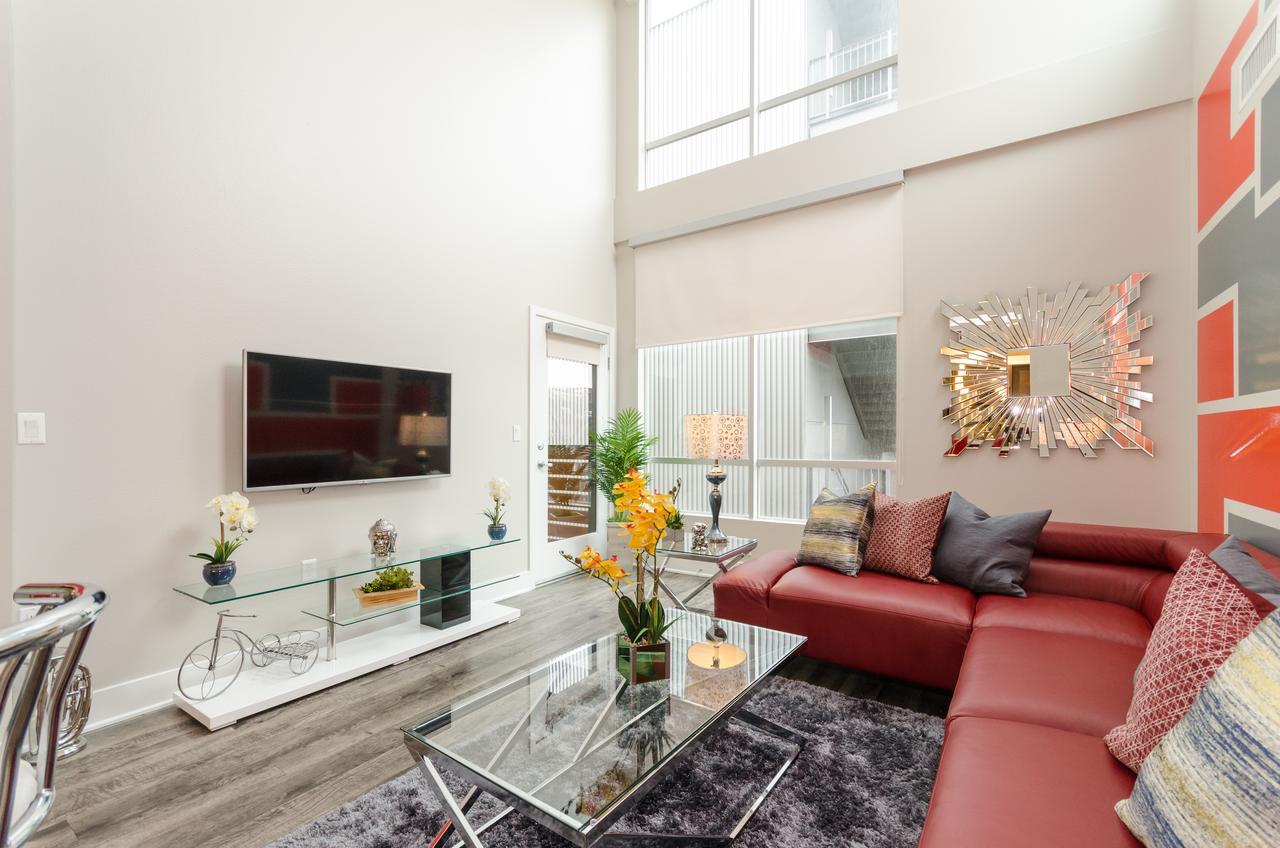 Hollywood Walk Of Fame Penthouse Apartment Los Angeles