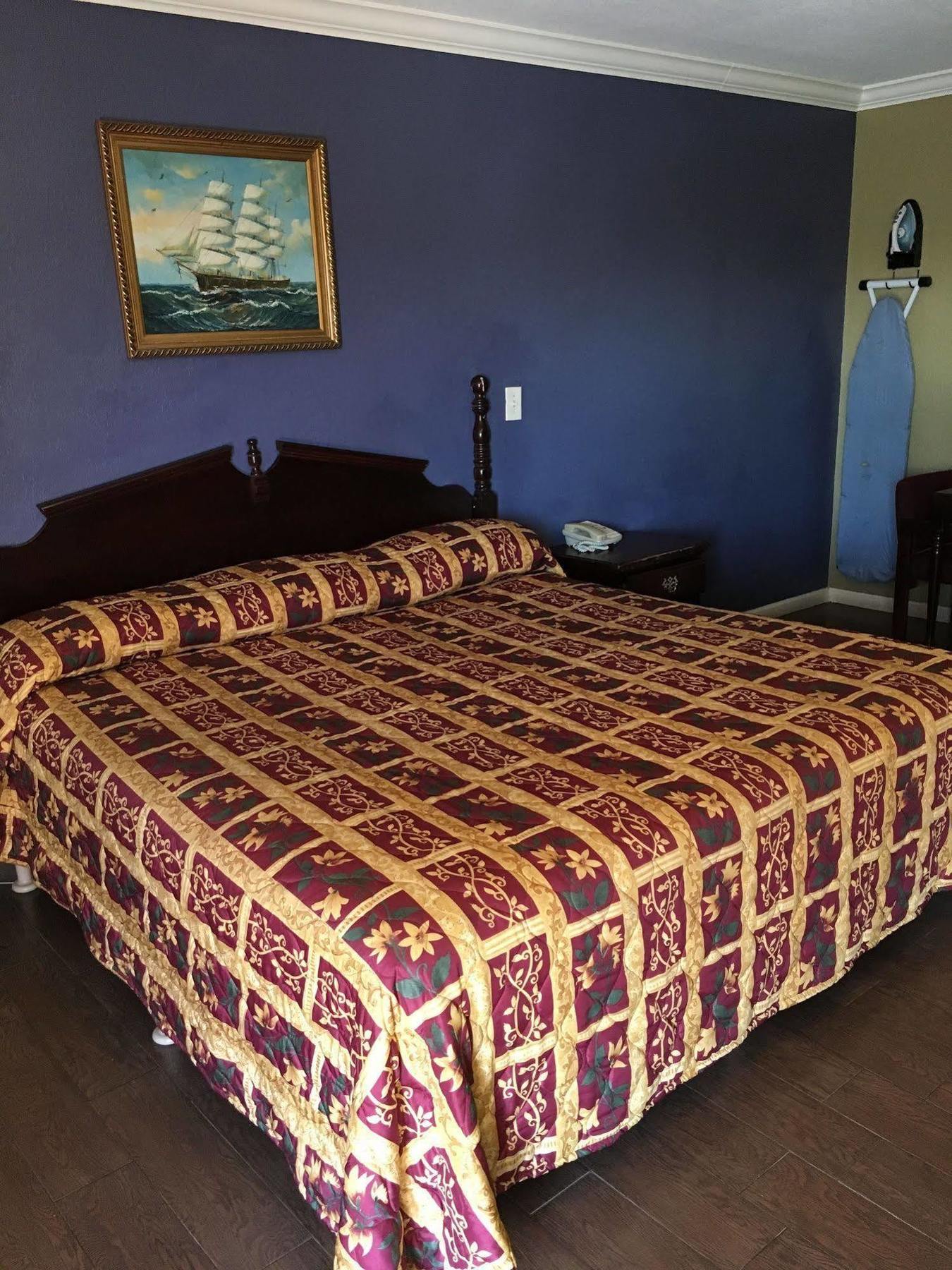 Motel Hyde Park 2*