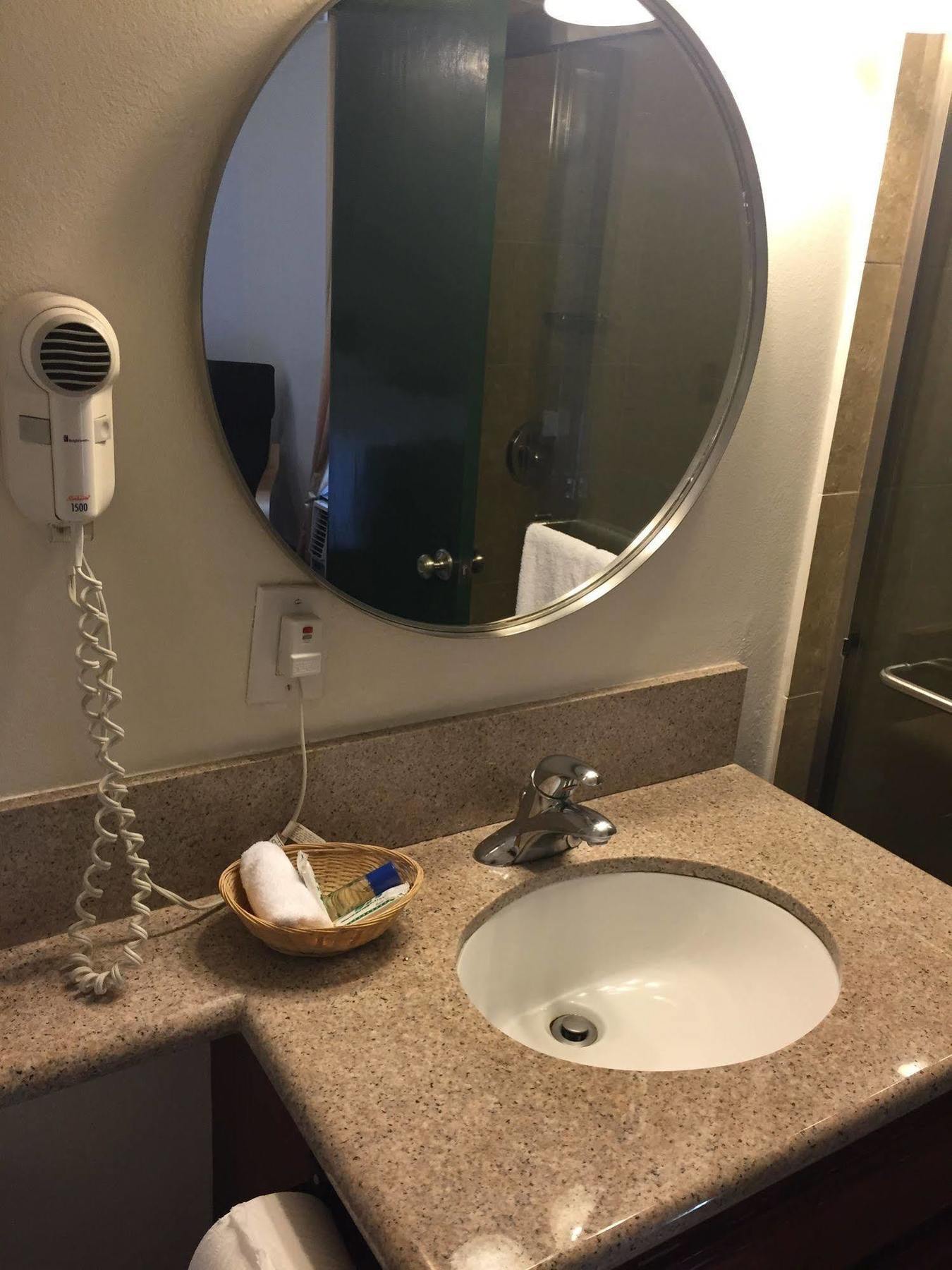 Park Plaza 3*