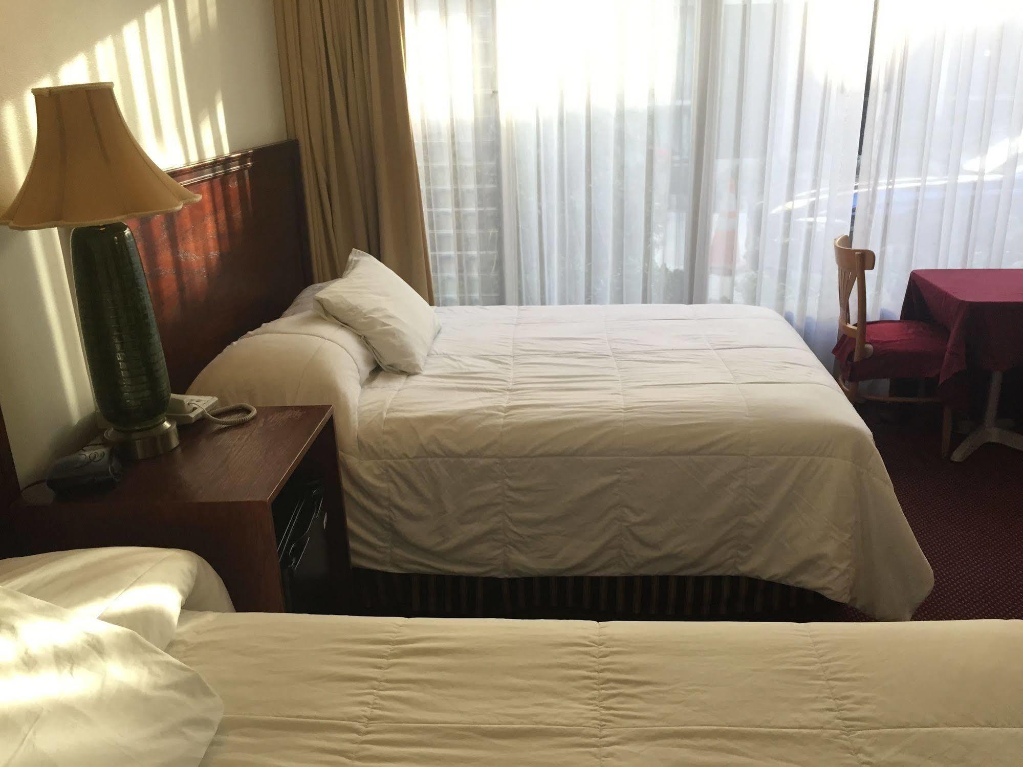 Park Plaza Los Angeles