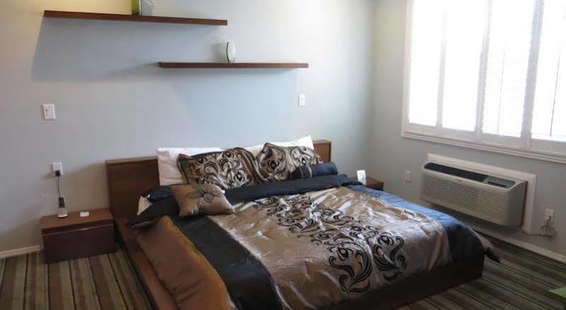 Rodeway Hollywood Motel 2*