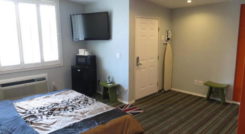 Rodeway Hollywood Motel 2*