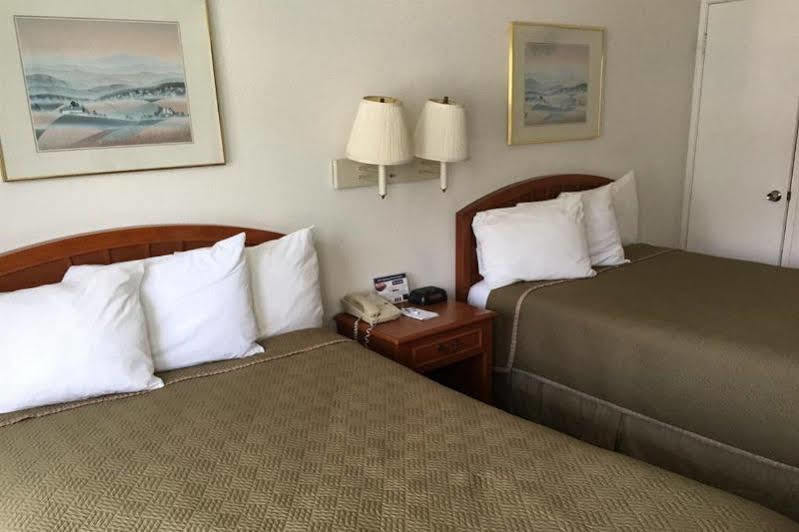 Travelodge By Wyndham Hollywood-vermont/sunset Motel