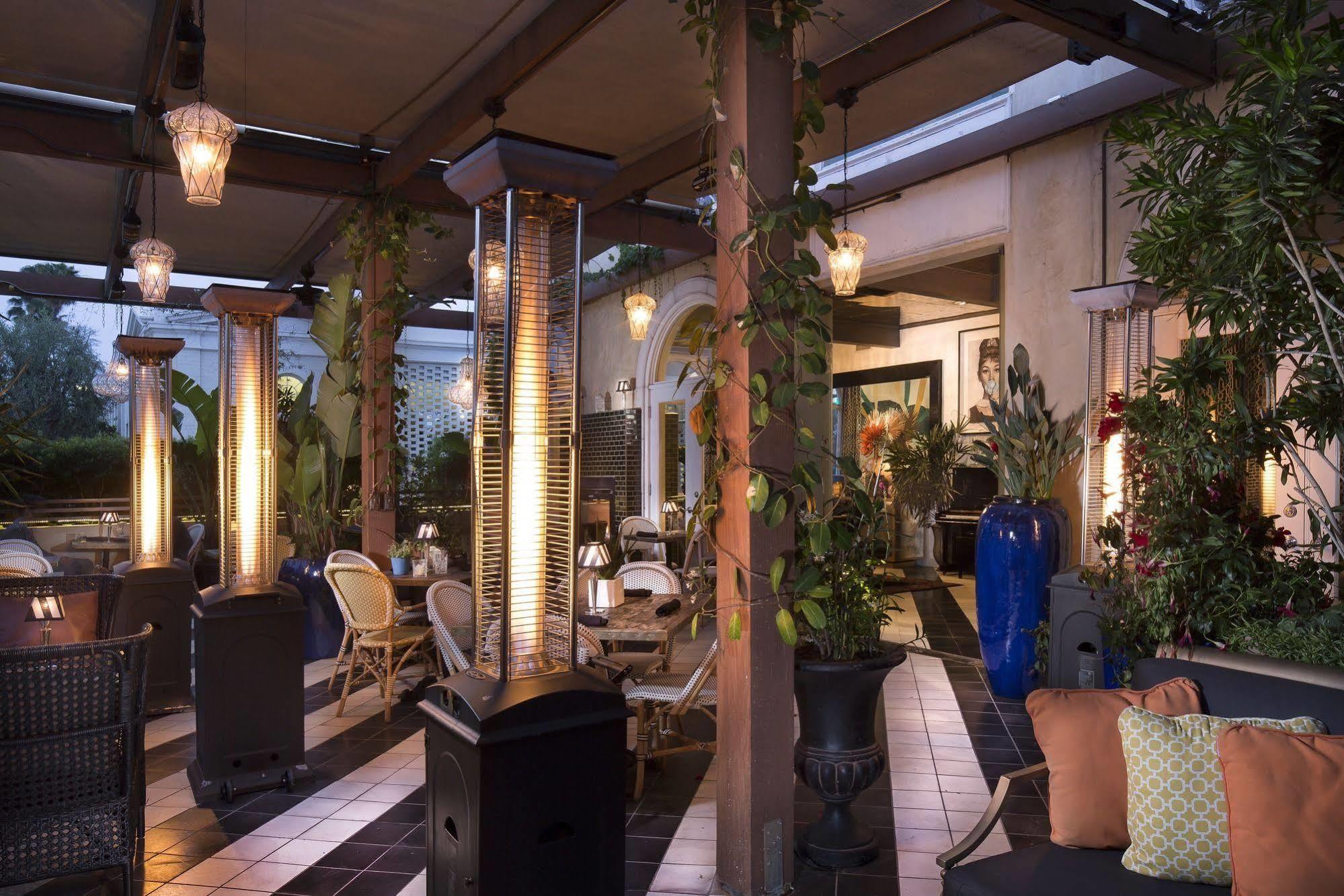 The Crescent Hotel Beverly Hills, Sonder 4*