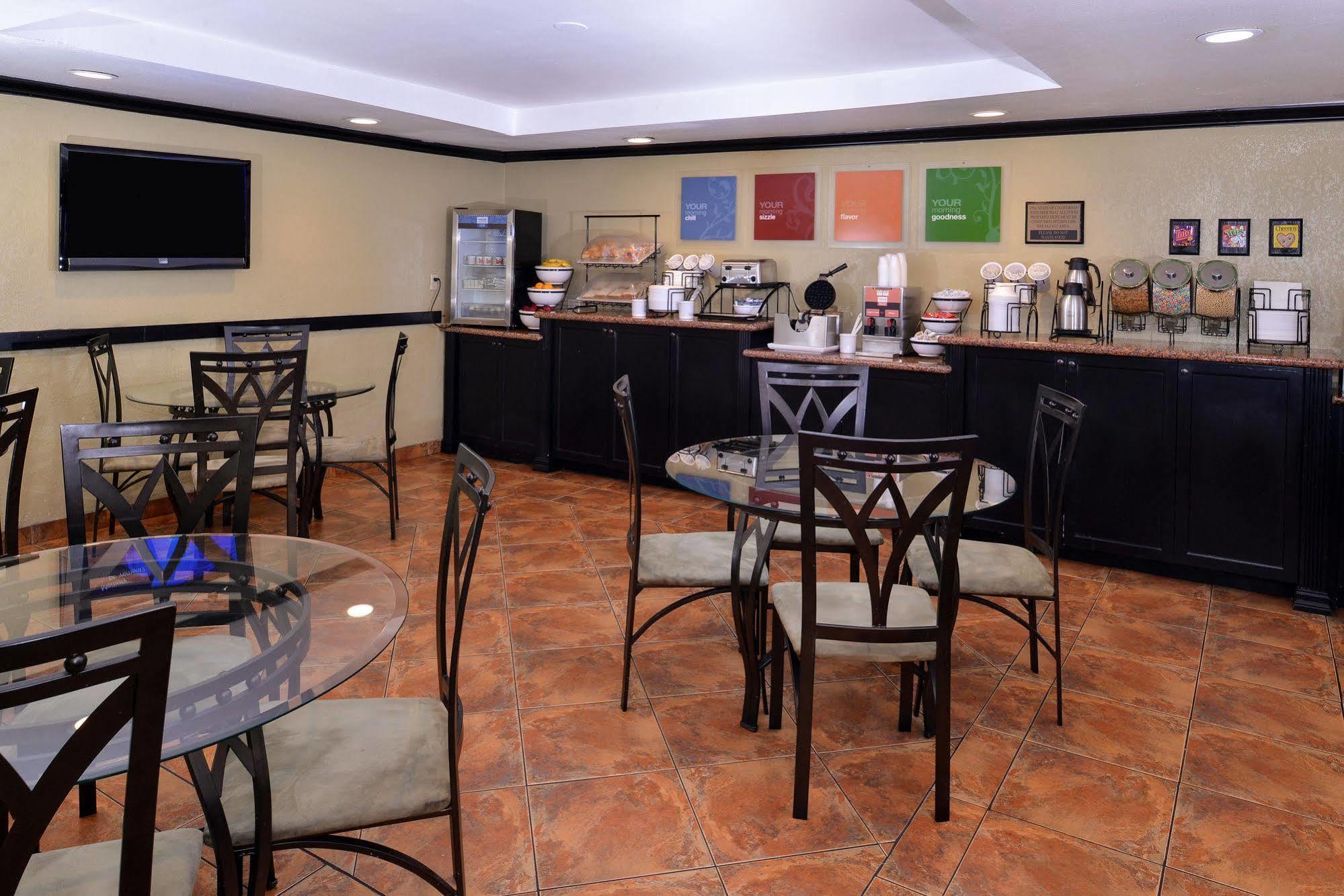 Hotel Avenue Hotel, Ascend Collection 3*