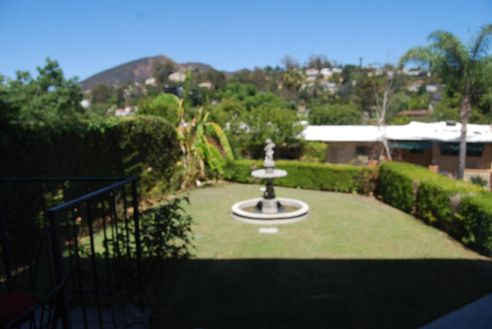 Acomodação com café da manhã  In Hollywood Hills 3*