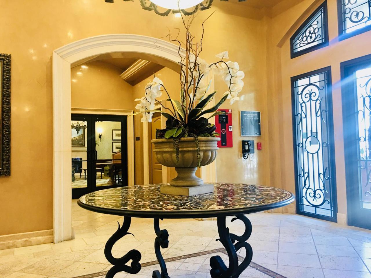 New Luxury Dt La Apt- Pool, Gym, Staple Center Apartment Los Angeles