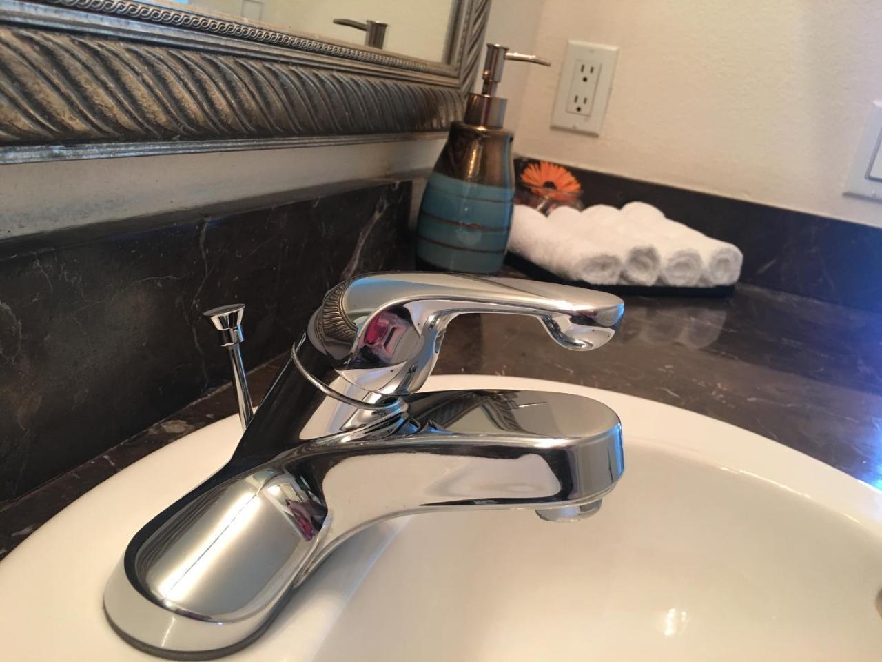 New Luxury Dt La Apt- Pool, Gym, Staple Center *