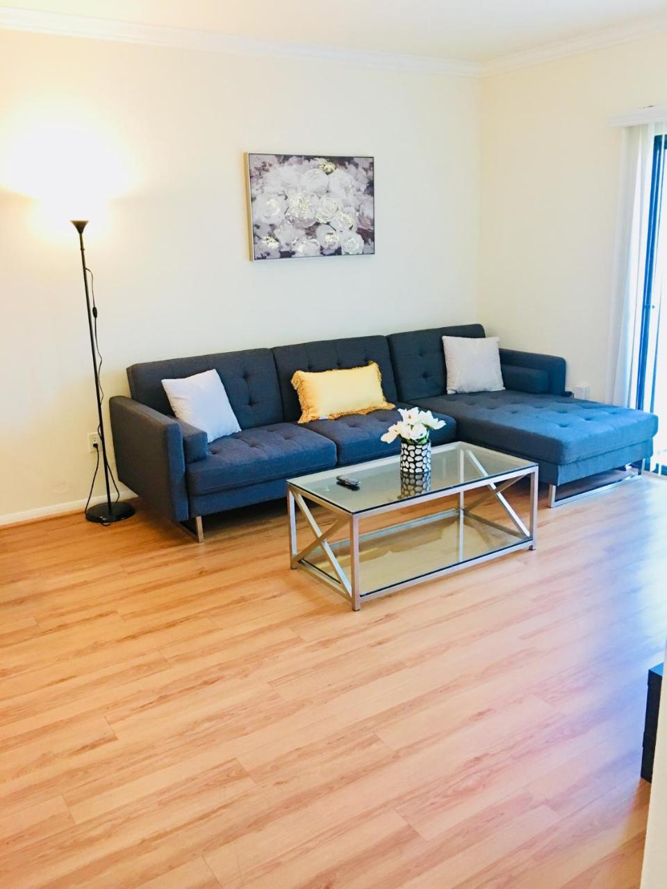 New Luxury Dt La Apt- Pool, Gym, Staple Center Apartment *
