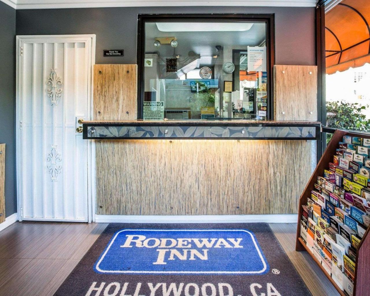 Rodeway Hollywood 2*