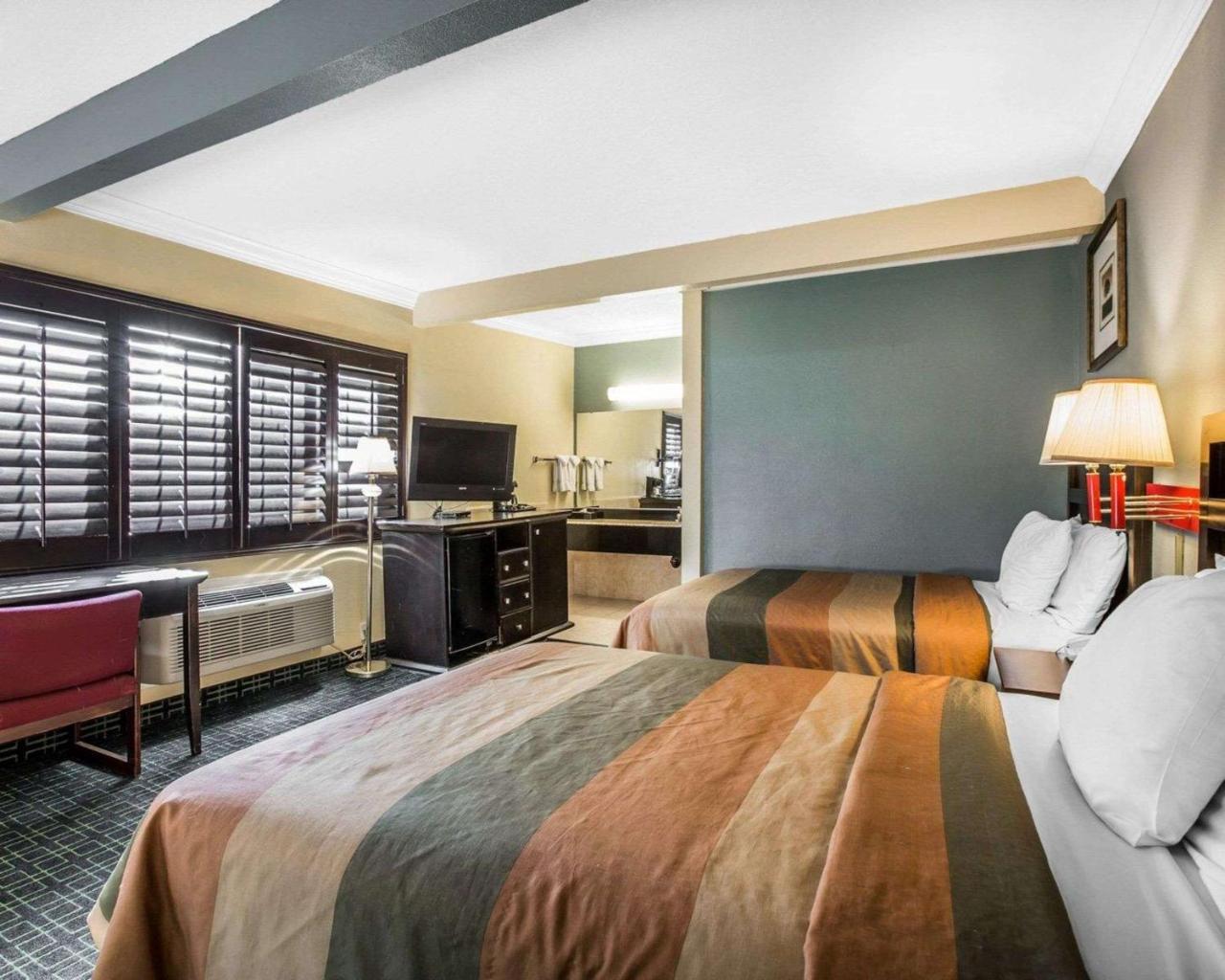 Rodeway Hollywood Motel 2*