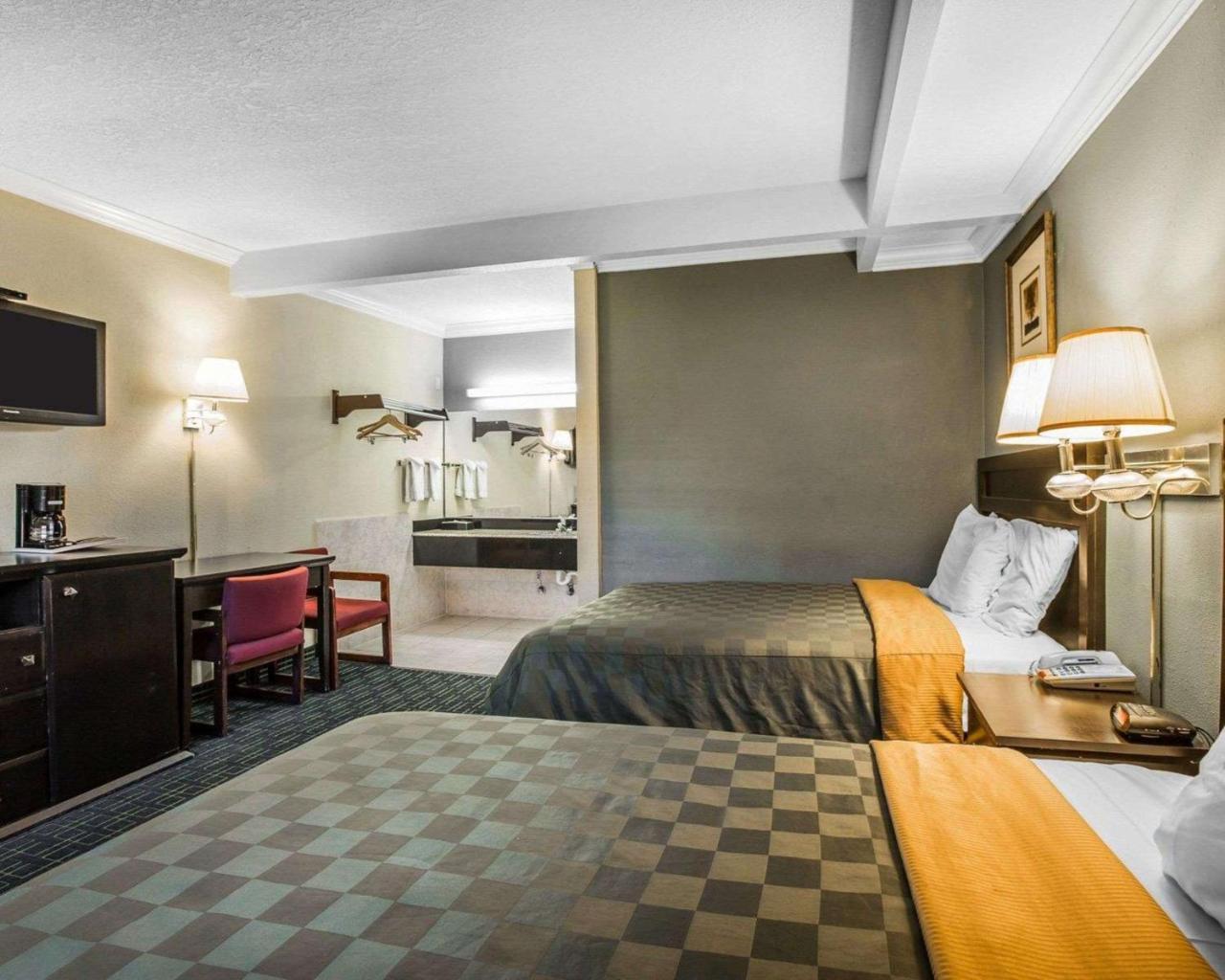 Motel Rodeway Hollywood 2*