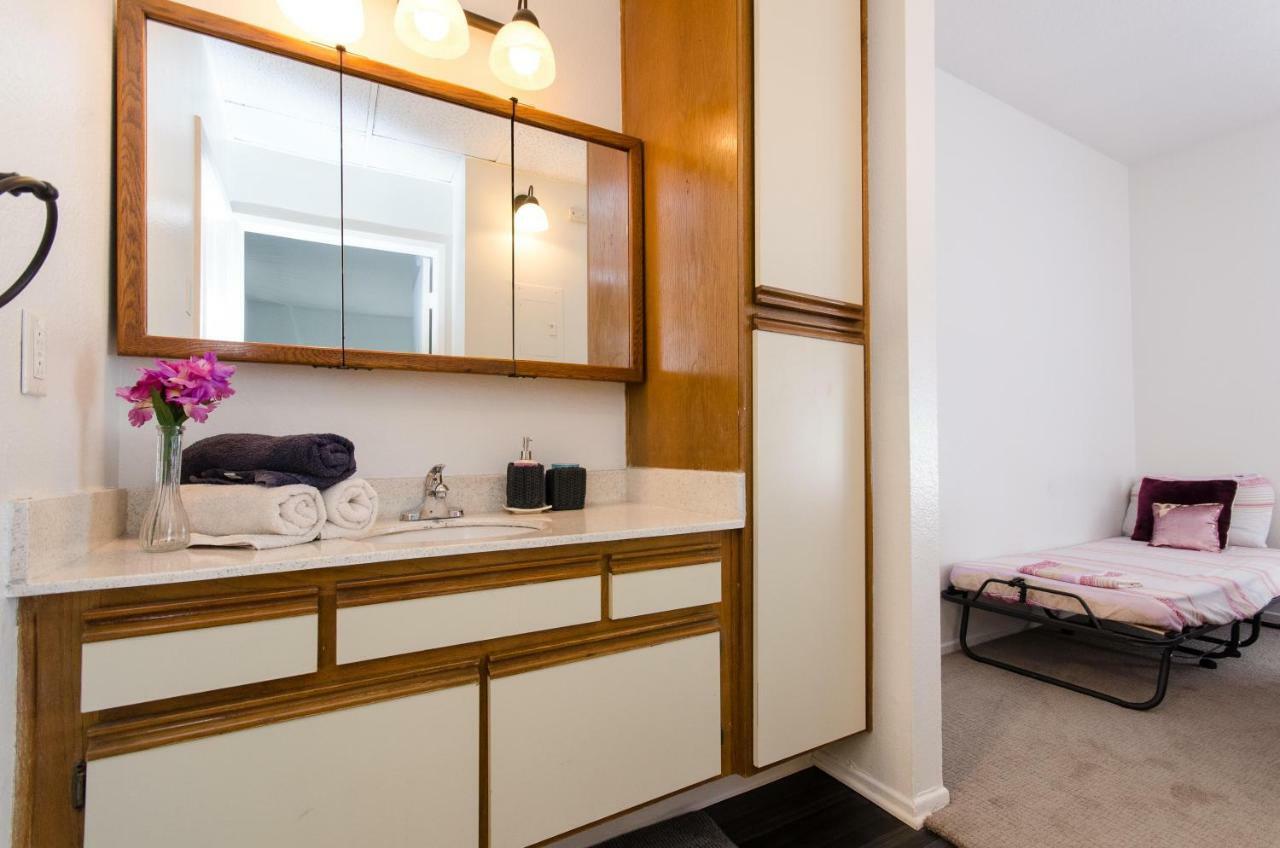 Cozy Walk Of Fame Studio Apartment