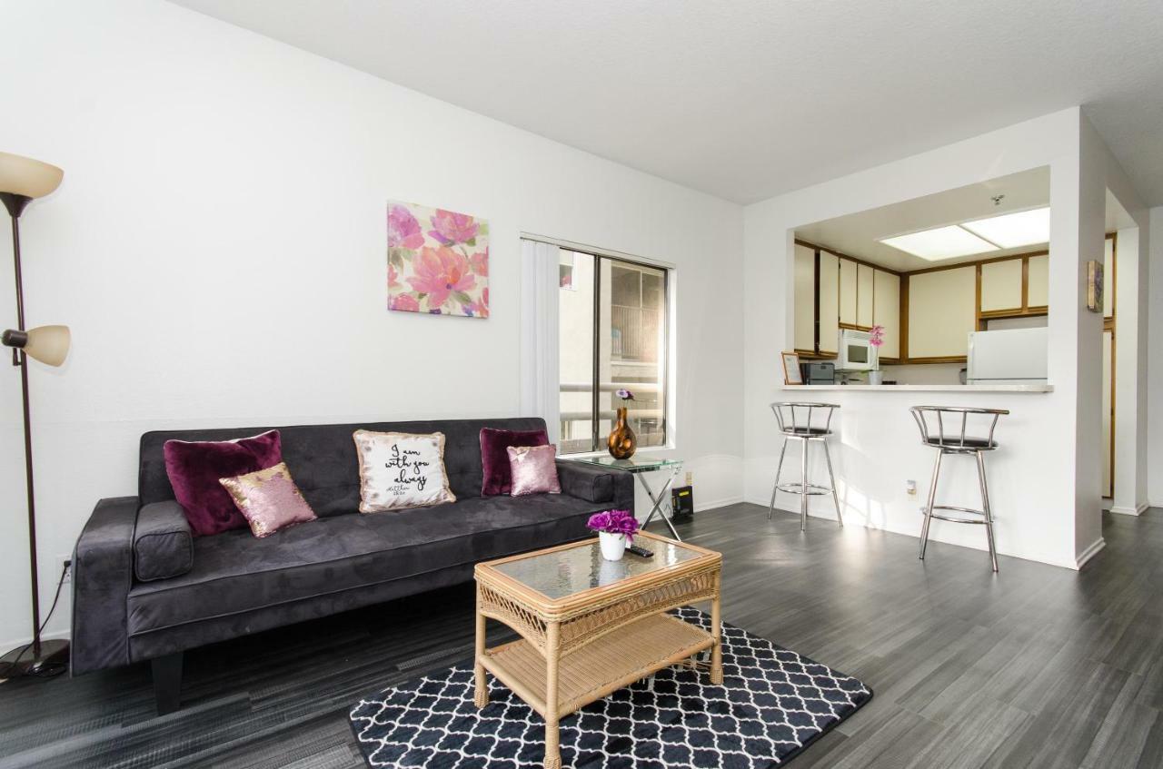 Cozy Walk Of Fame Studio Apartment