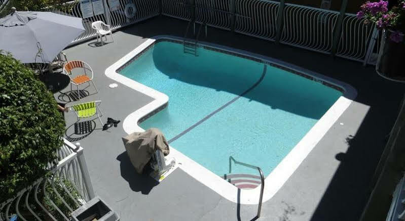 Rodeway Hollywood Motel 2*