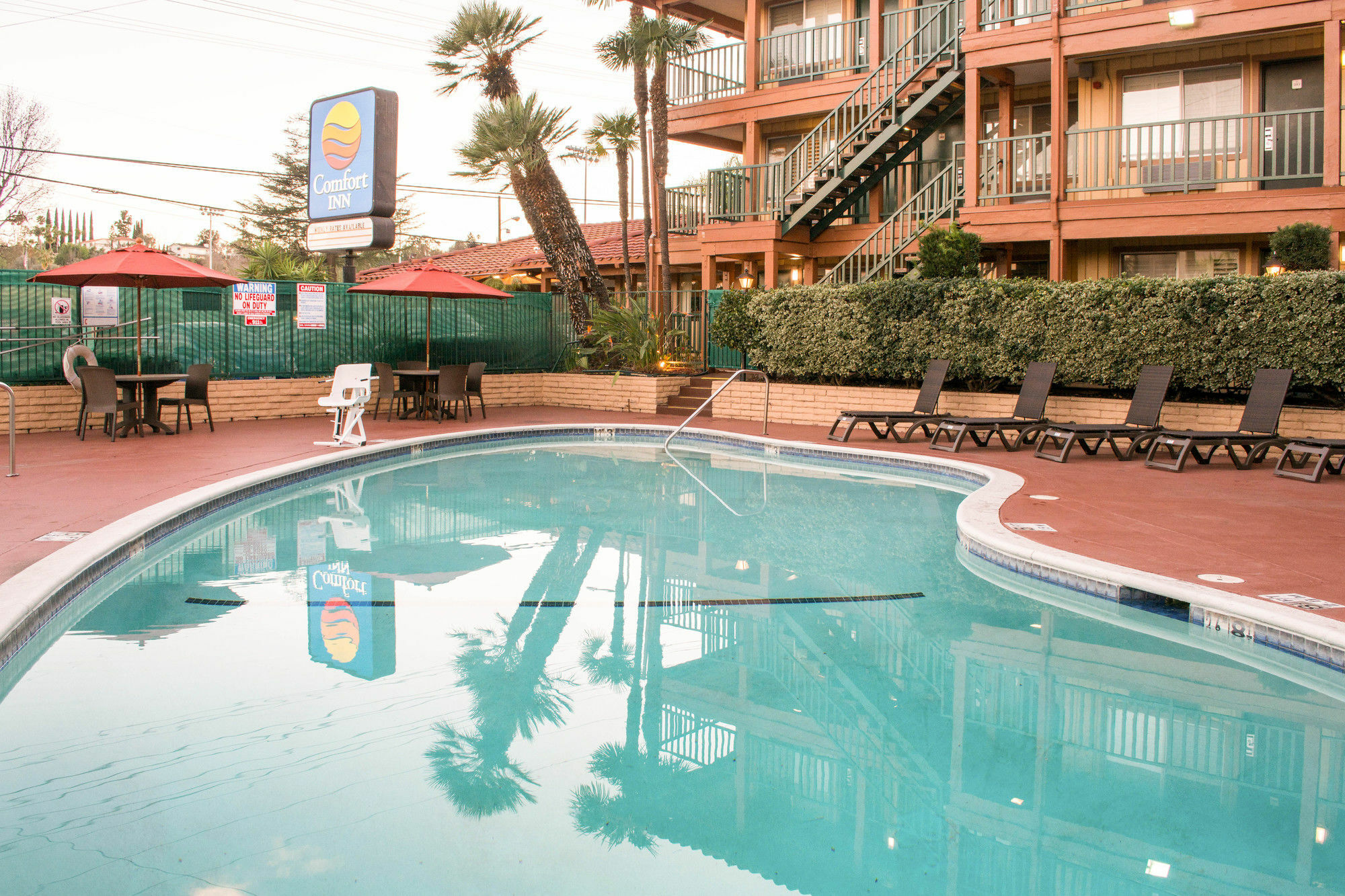 818 + Pool, Ascend Collection By Choice Hotel Los Angeles