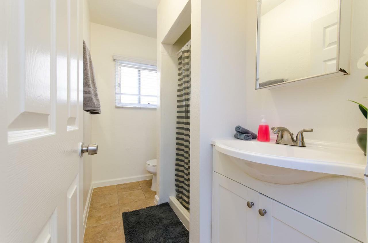 Quiet Studio In Hollywood Area *