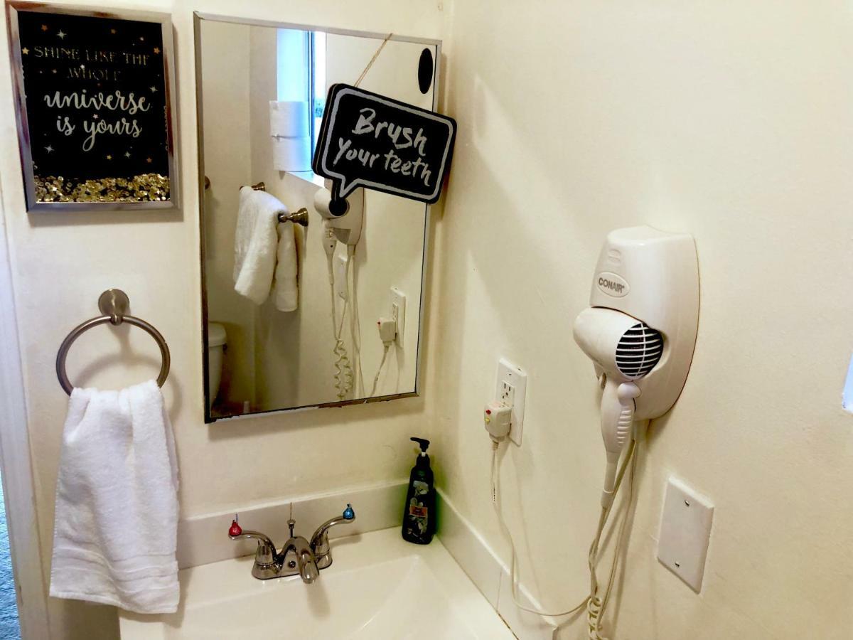 Beverly Hills Private Bungalow 4*