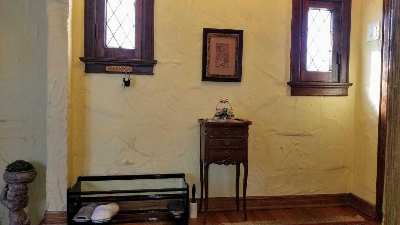 Westchester Place Homestay Los Angeles