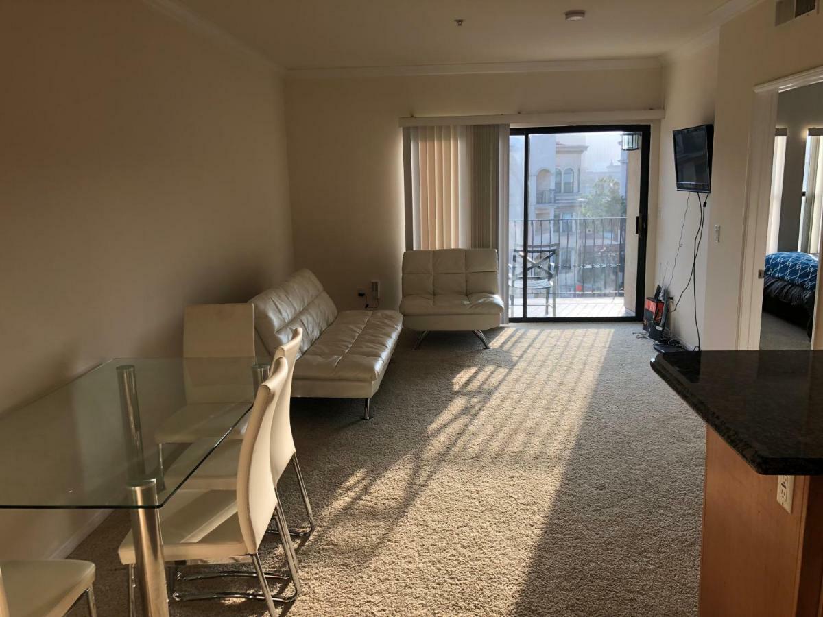 Apartment 606 N Figueroa St.