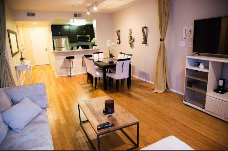Spacious Hollywood 2br Near Dolby Theater Apartamento