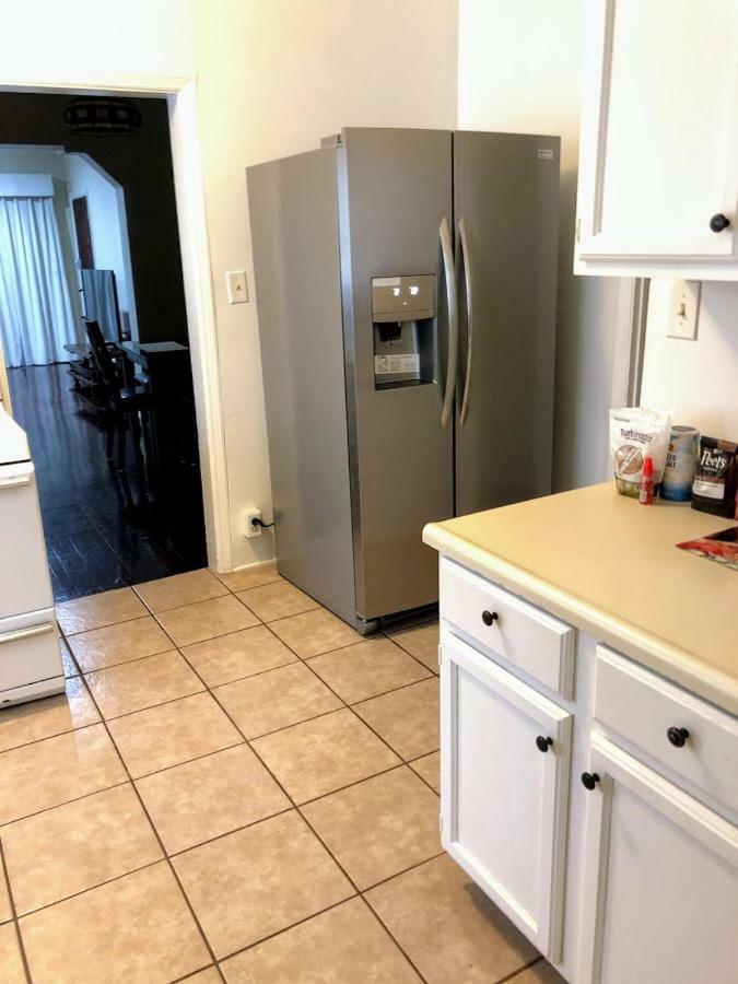 Apartment Luxury Furnished Apartment- Beverly Hills Adjacent, Lic 02984