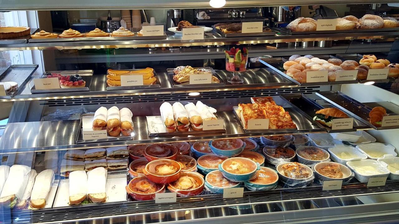 Hospedagem domiciliar Heaven's Kept Secret 4 Min From The Sea Los Angeles