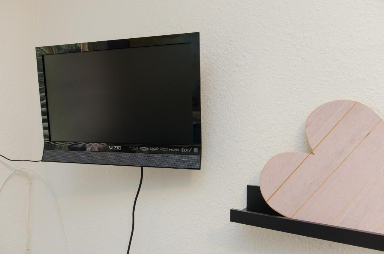 Quiet Studio In Hollywood Area