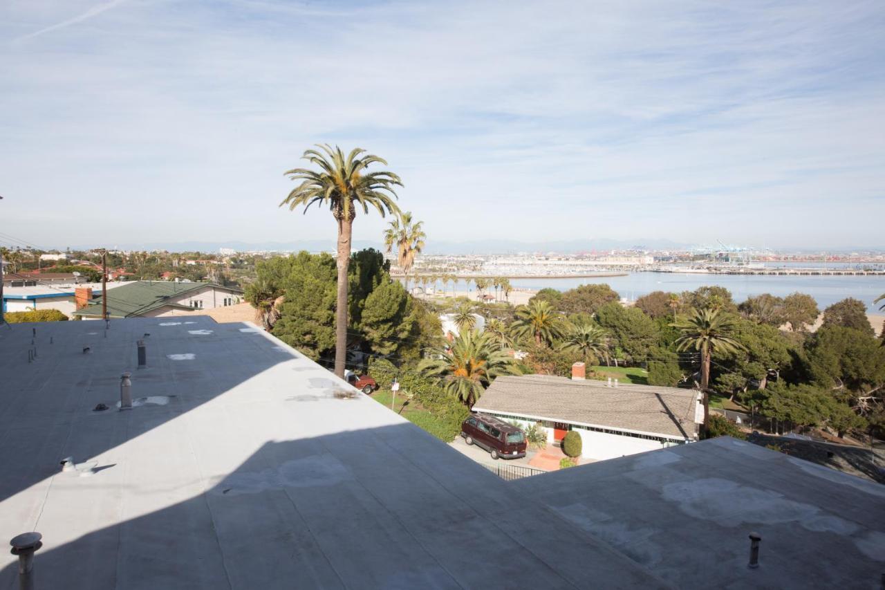 The Riviera Apartment *