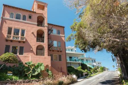 The Riviera Apartment Los Angeles