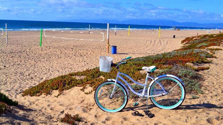 Marina Del Rey's Grand 2/2 Pool View Apartment *