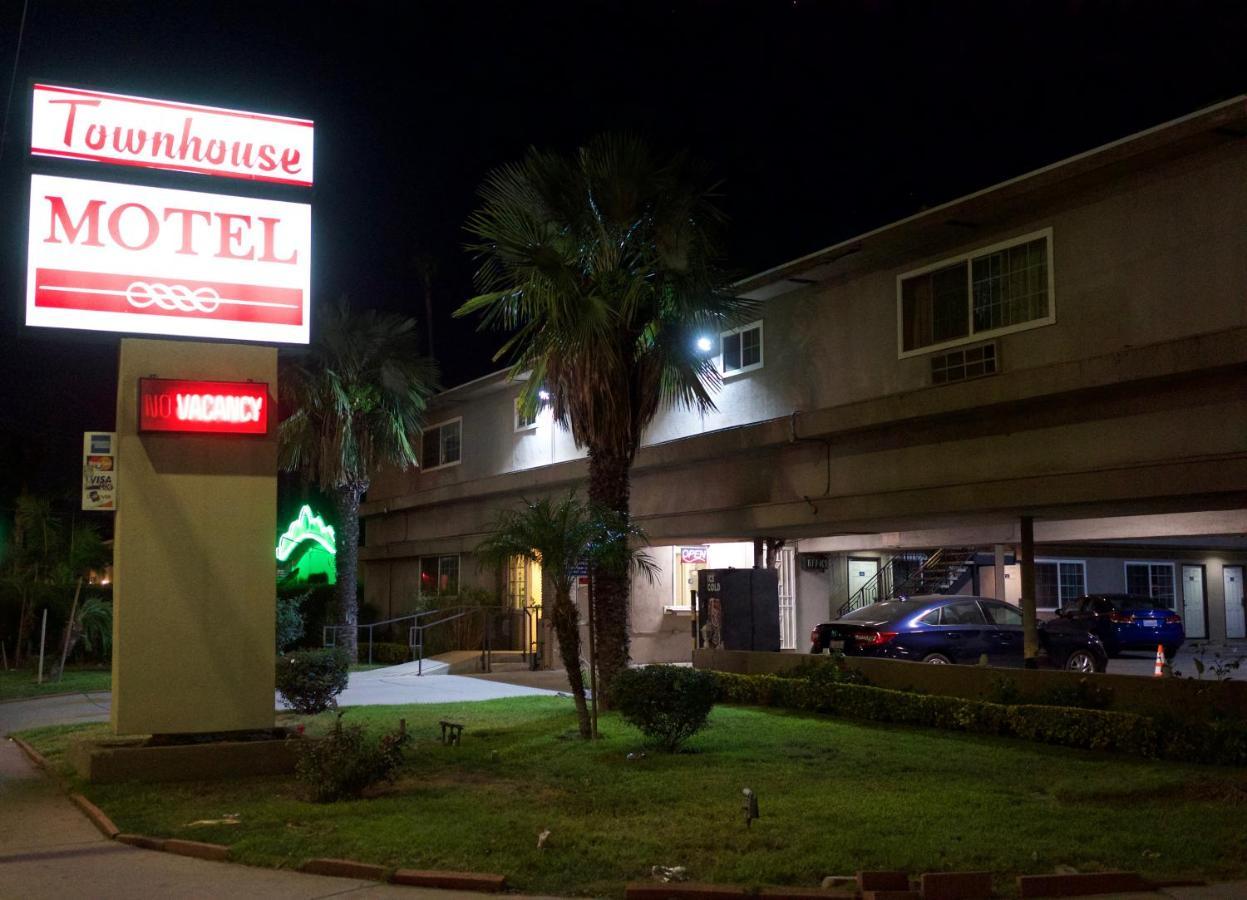Town House * Los Angeles
