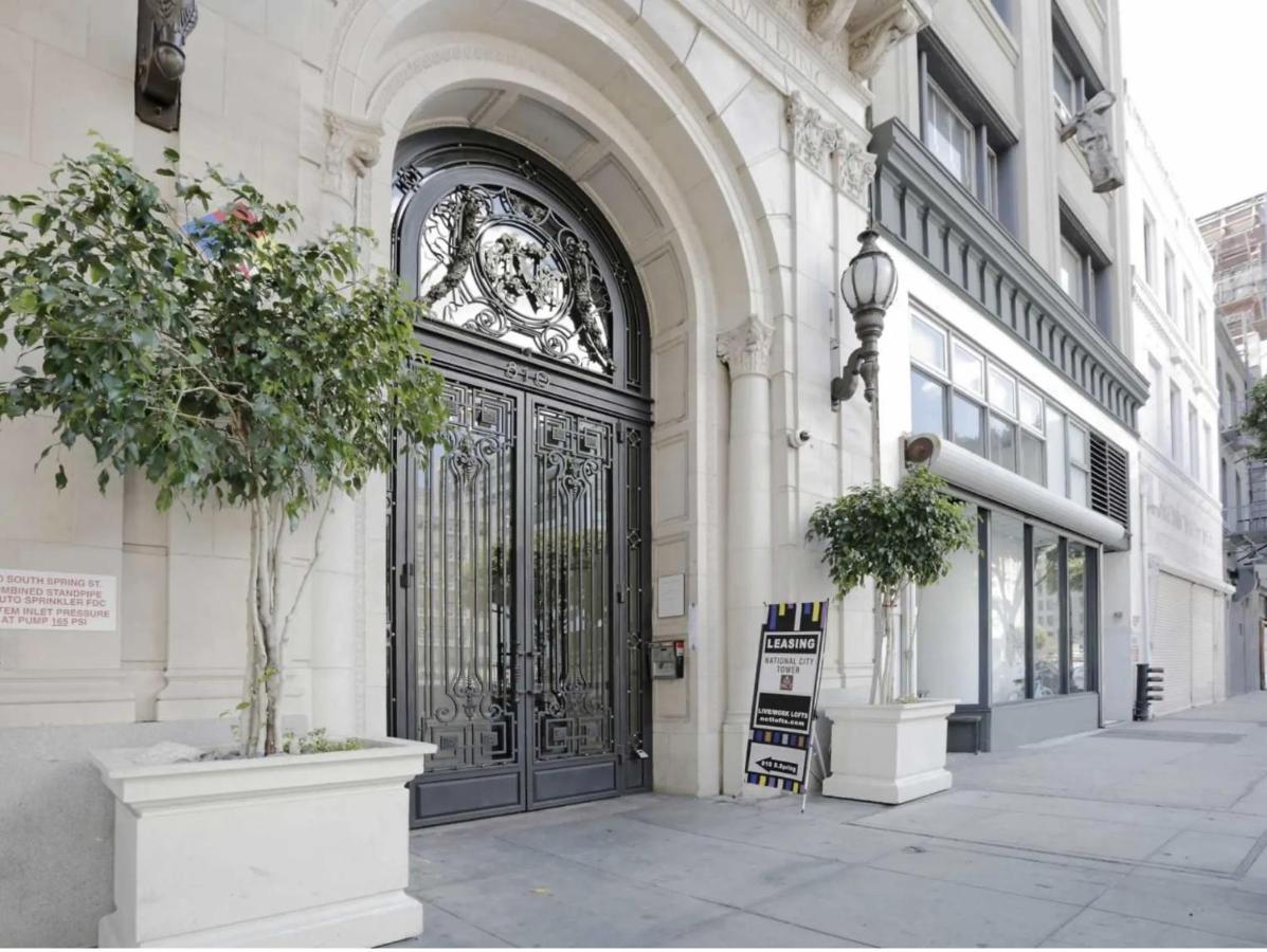 Fashion Loft 2 Bedroom Downtown Apartment *