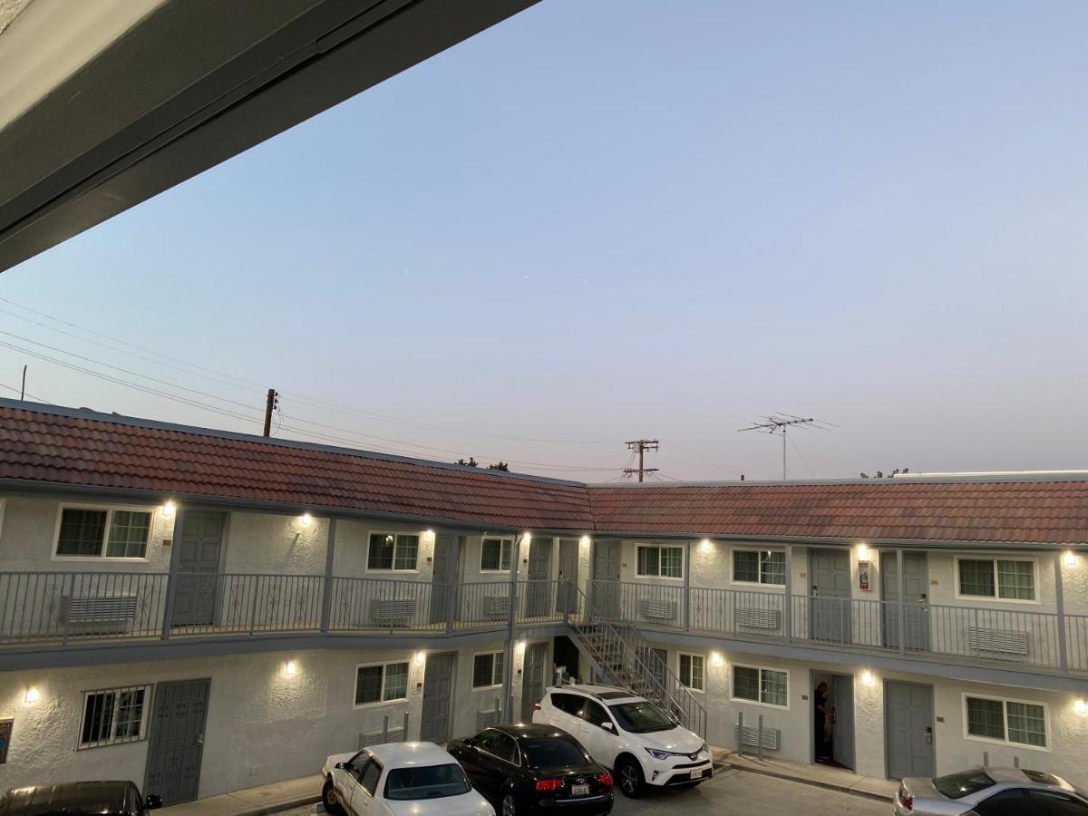 Golden West Manor Los Angeles